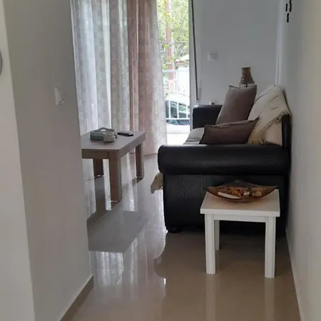 House Of Shine Apartment