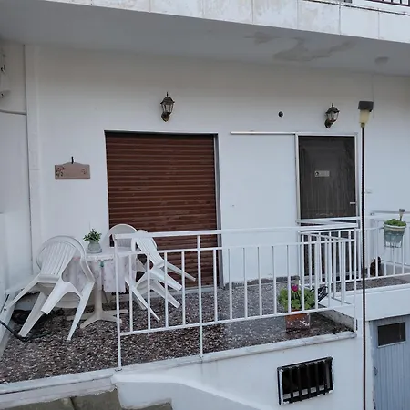 House Of Shine Nea Iraklitsa