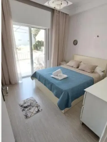 House Of Shine Nea Iraklitsa